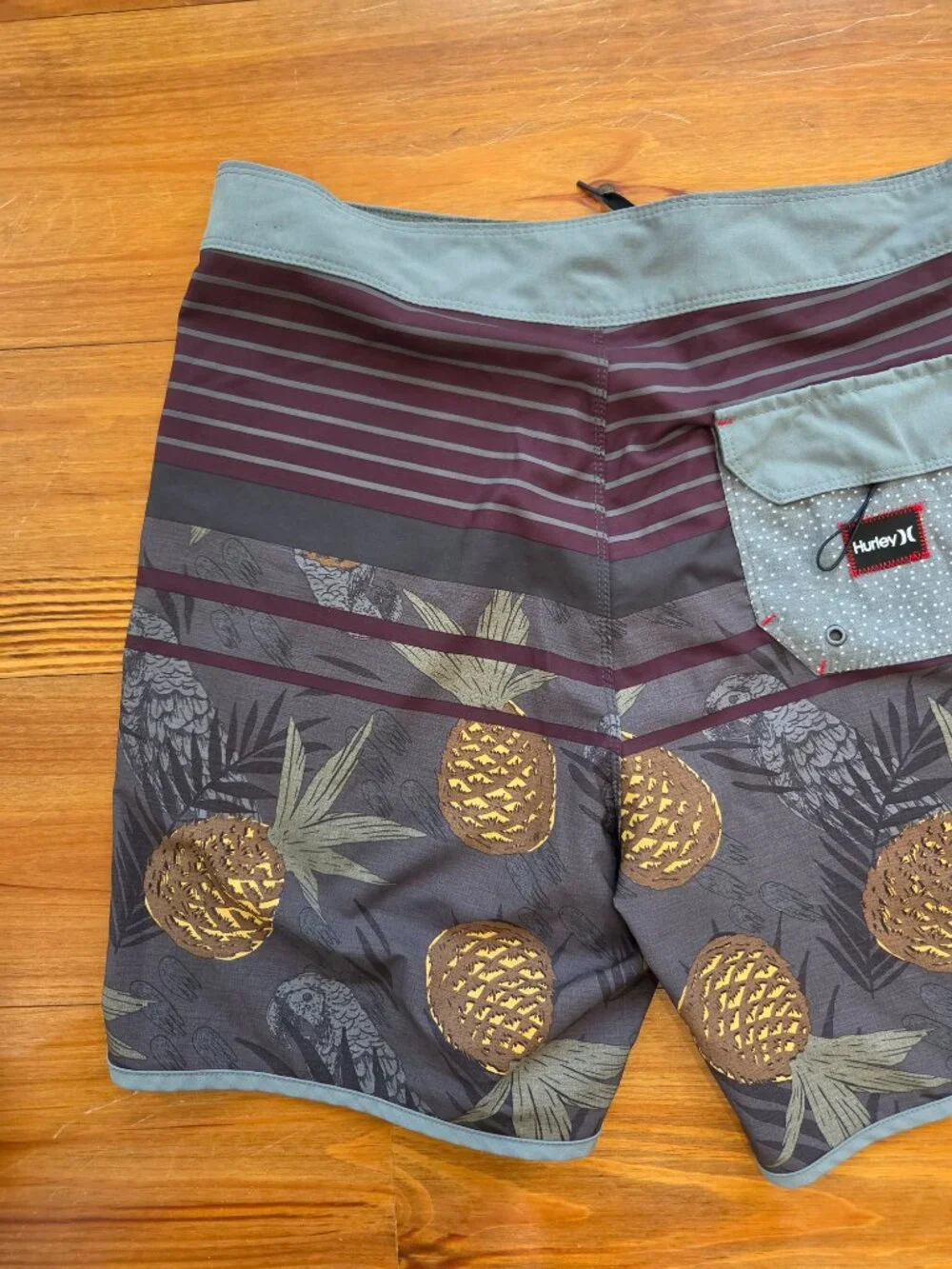 Men's Hurley Phantom Board Shorts 34 Maroon Gray Stripe Performance Pineapple